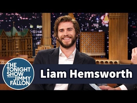 Liam Hemsworth Calls Kissing Jennifer Lawrence Awkward - UC8-Th83bH_thdKZDJCrn88g