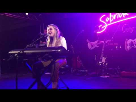 Sabrina Carpenter - Shadows (Live)