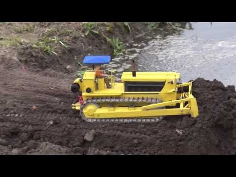 Bridge construction site through water - UC4RjrGuDkWbGMNyznRrE-GQ