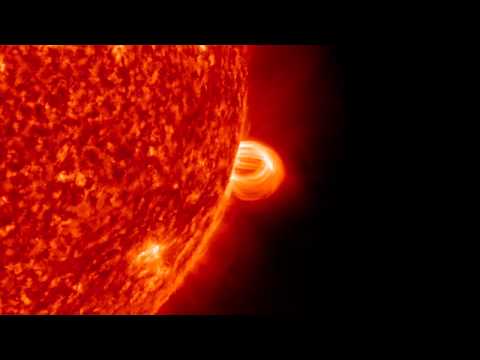 Sun Belts Out Intense Solar Flare - UCVTomc35agH1SM6kCKzwW_g