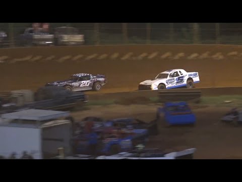 Stock V8 at Winder Barrow Speedway August 27th 2022 - dirt track racing video image
