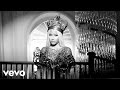 MV เพลง Freedom - Nicki Minaj