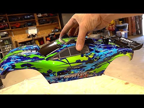 UNBOXiNG the NEW TRAXXAS RUSTLER 4X4 VXL! | RC ADVENTURES - UCxcjVHL-2o3D6Q9esu05a1Q