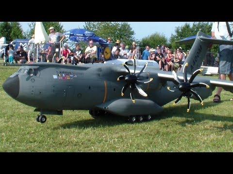 Paratrooper out a A400M Military R/C Airplane Gigantic RC Scale Airbus #RCHeliJet - UCTLEcIaYJEbUEzQc3-ZvruQ