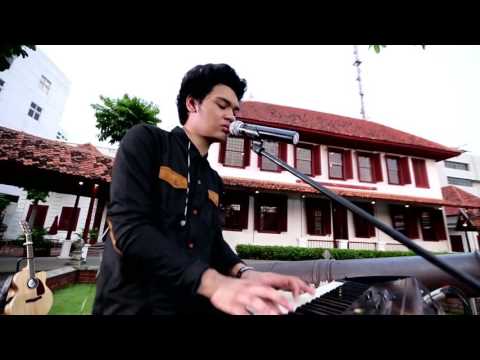 The Overtunes - Sayap Pelindungmu (Live at Music Everywhere) **