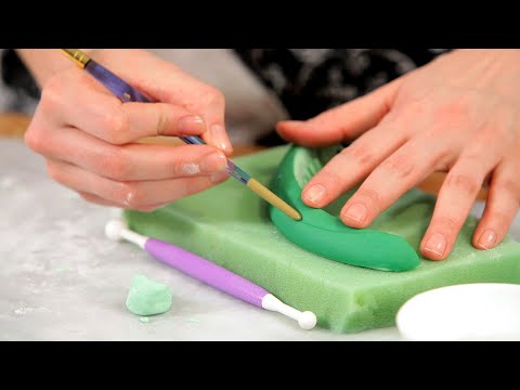 Lesson 7: How to Make a Fondant Pickle