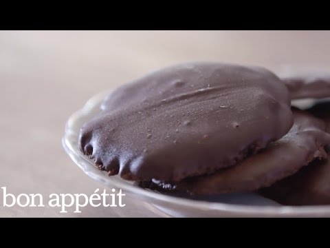 Vegan, Gluten-Free Thin Mint Cookies from BabyCakes | Sweet Spots - UCbpMy0Fg74eXXkvxJrtEn3w