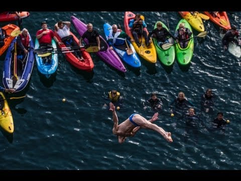 Cliff diving action in the Blue Lagoon - Red Bull Cliff Diving World Series 2013 - UCblfuW_4rakIf2h6aqANefA