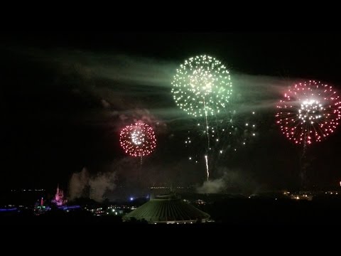 FULL July 4th 2015 fireworks show over Magic Kingdom at Walt Disney World from Contemporary - UCYdNtGaJkrtn04tmsmRrWlw