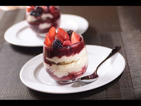 Tiramisú de Frutos Rojos - Recetas de postres fáciles - UCvg_5WAbGznrT5qMZjaXFGA