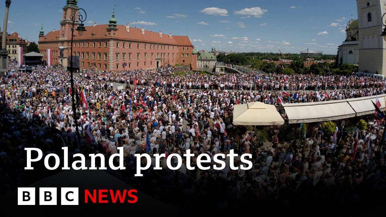 Poland: Thousands protest over new law – BBC News