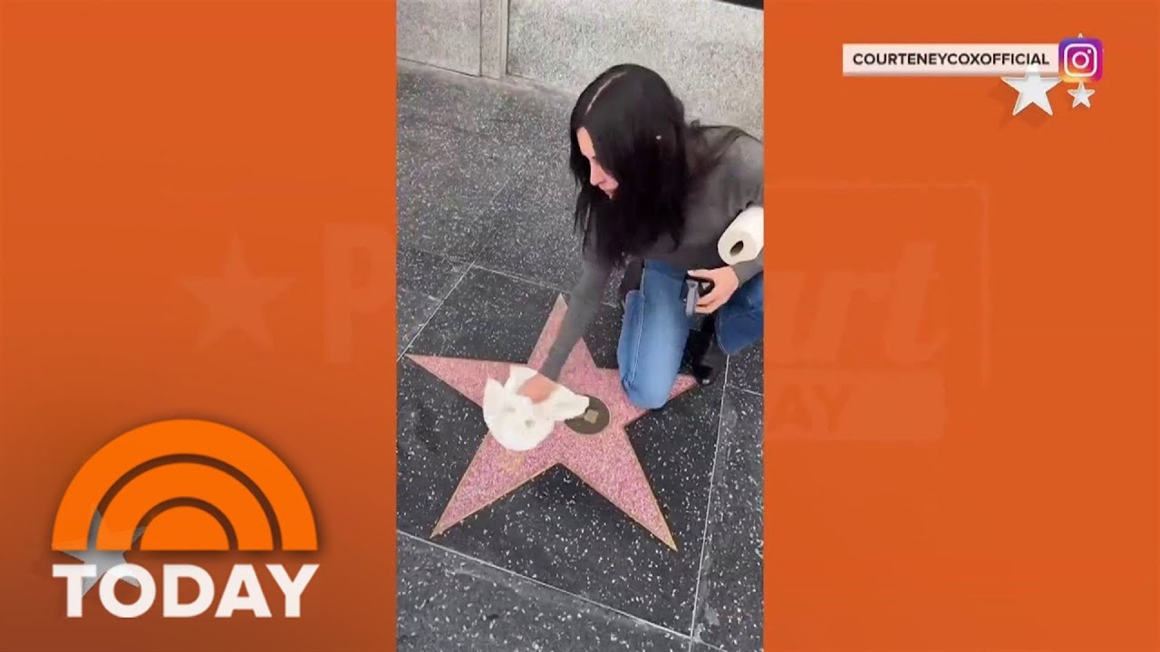 Courteney Cox channels Monica to clean her Hollywood star