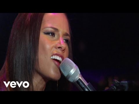Alicia Keys - Doesn't Mean Anything (NYU Yahoo Pepsi Smash Performance) - UCETZ7r1_8C1DNFDO-7UXwqw