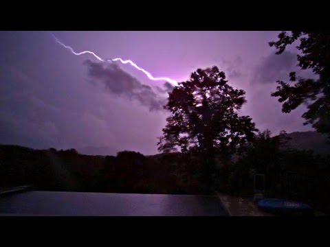 Insane Lightning in Slow Motion - UCe_vXdMrHHseZ_esYUskSBw