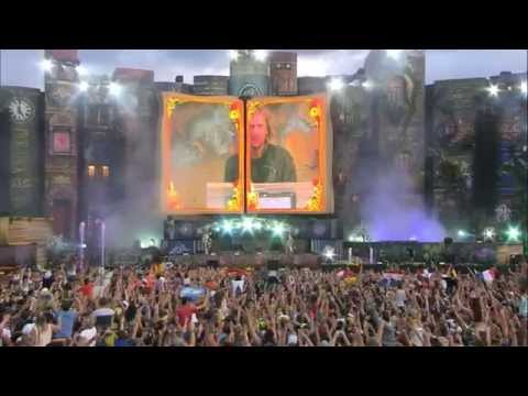 David Guetta at Tomorrowland 2012 - UCsN8M73DMWa8SPp5o_0IAQQ