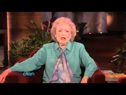 Betty White Gets All the Attention! - UCp0hYYBW6IMayGgR-WeoCvQ