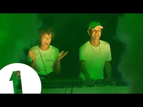 Annie Mac & Tiga - Radio 1 in Ibiza 2018 - Café Mambo - UC-FQUIVQ-bZiefzBiQAa8Fw