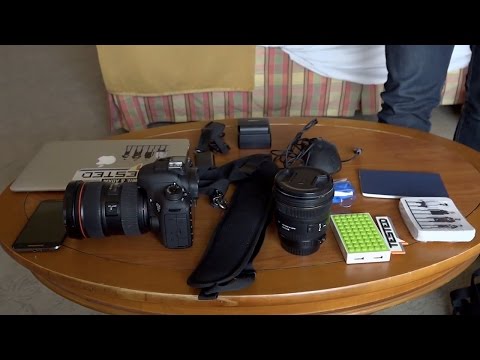 What's in Your Bag, Norm? (CES 2015) - UCiDJtJKMICpb9B1qf7qjEOA