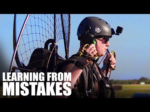 INSTRUCTOR DEBRIEFING - Paramotor First Flight - UC9zTuyWffK9ckEz1216noAw