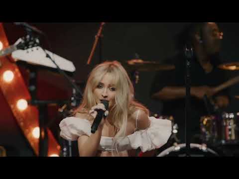 Sabrina Carpenter – Opening + Fast Times (Live from Summer of Galaxy)