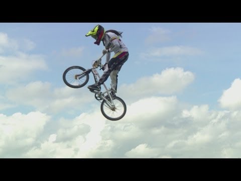 Women's BMX Seeding Run - London 2012 Olympics - UCTl3QQTvqHFjurroKxexy2Q