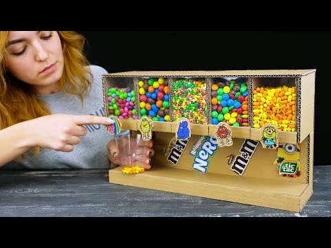 Smart Girl Shows How to Build Candy Dispenser - UCZdGJgHbmqQcVZaJCkqDRwg