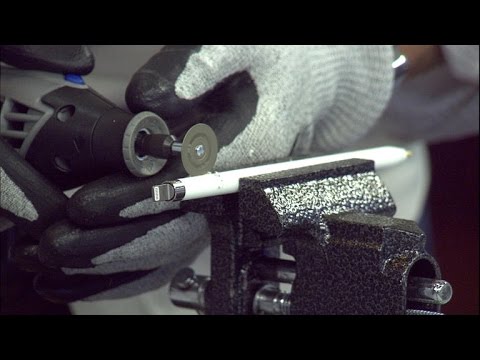 Sparks fly as we cut open an Apple Pencil at CES 2016 - UCOmcA3f_RrH6b9NmcNa4tdg