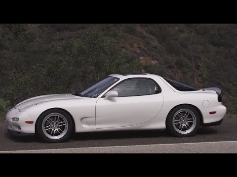 Mazda  RX-7: Turbo vs V8 - /TUNED - UC5rBpVgv83gYPZ593XwQUsA