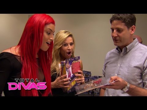 The Divas check out their new Mattel action figures: Total Divas, March 30, 2014 - UCJ5v_MCY6GNUBTO8-D3XoAg