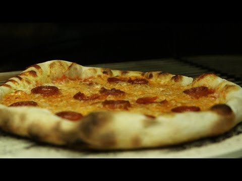 Pizza Oven Box Makes Perfect Pizza on Your Grill | Consumer Reports - UCOClvgLYa7g75eIaTdwj_vg