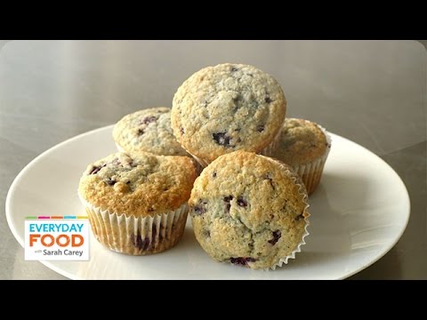 Blackberry-Oat Bran Muffins - Everyday Food with Sarah Carey - UCl0kP-Cfe-GGic7Ilnk-u_Q