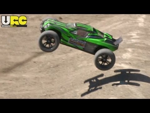 Iron Track 1/10th scale brushless first drive @ the Track, no music - UCyhFTY6DlgJHCQCRFtHQIdw
