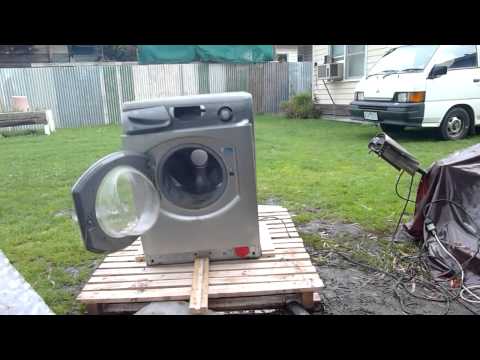 Self Destructing Washing Machine Epic - Hotpoint Self Destructs - UCahPXX_NxKaf2i67aYMaahA