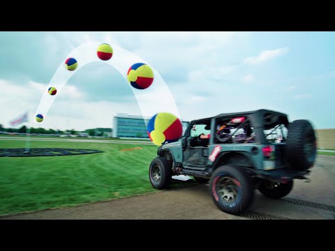 High Speed Sports Battle | Dude Perfect - UCRijo3ddMTht_IHyNSNXpNQ