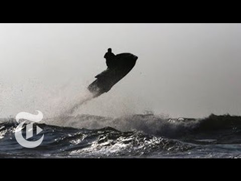 Jet Ski Wave Jumping Around New York City - 2013 | The New York Times - UCqnbDFdCpuN8CMEg0VuEBqA