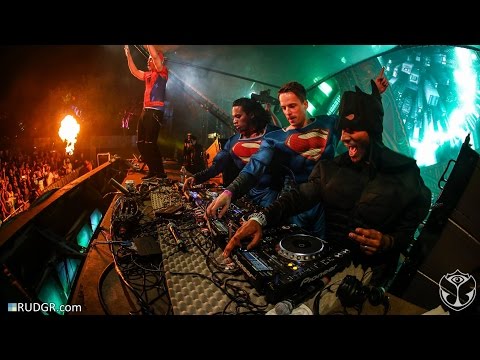 Superheroes LIVE @ Super You&Me Stage, Tomorrowland, Brasil (2015) - UC1vdi4J54ucetZoFAfQenMg