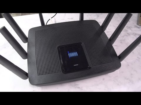 The Linksys EA9500 router is huge, really huge - UCOmcA3f_RrH6b9NmcNa4tdg