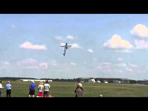 * BIGGEST RC ELECTRIC PLANE * Extreme Flight Extra 300 - UChL7uuTTz_qcgDmeVg-dxiQ