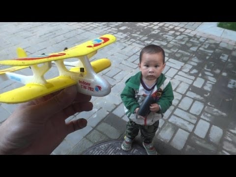 Arish Flying his new Lanyu Mini RC Bi-Plane - UCsFctXdFnbeoKpLefdEloEQ