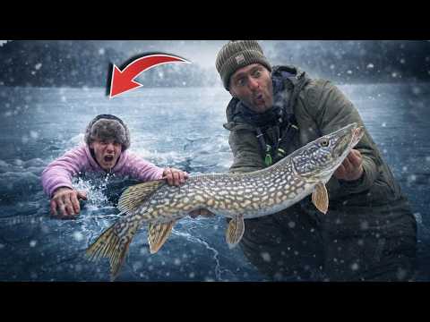 EXTRÉMNÍ CHYTÁNÍ NA DÍRKÁCH - STEVEN SE PROPADL!