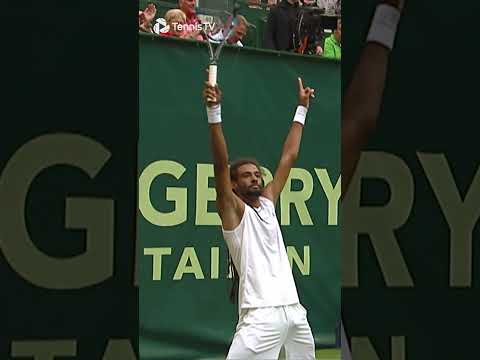 Dustin Brown Hits EPIC Hot Shot 🍿