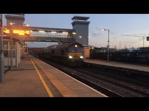 Trains at Loughborough 4/11/22
