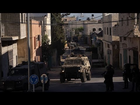 شاهد: إسرائيل تغلق منزل الفلسطيني منفذ عملية إطلاق النار عند كنيس يهودي