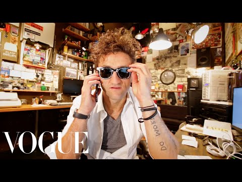 Casey Neistat Has No Business Being at the Met Gala - Vogue - UCRXiA3h1no_PFkb1JCP0yMA