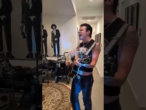 #music #youngblud @yungblud ❤️🖤♥️