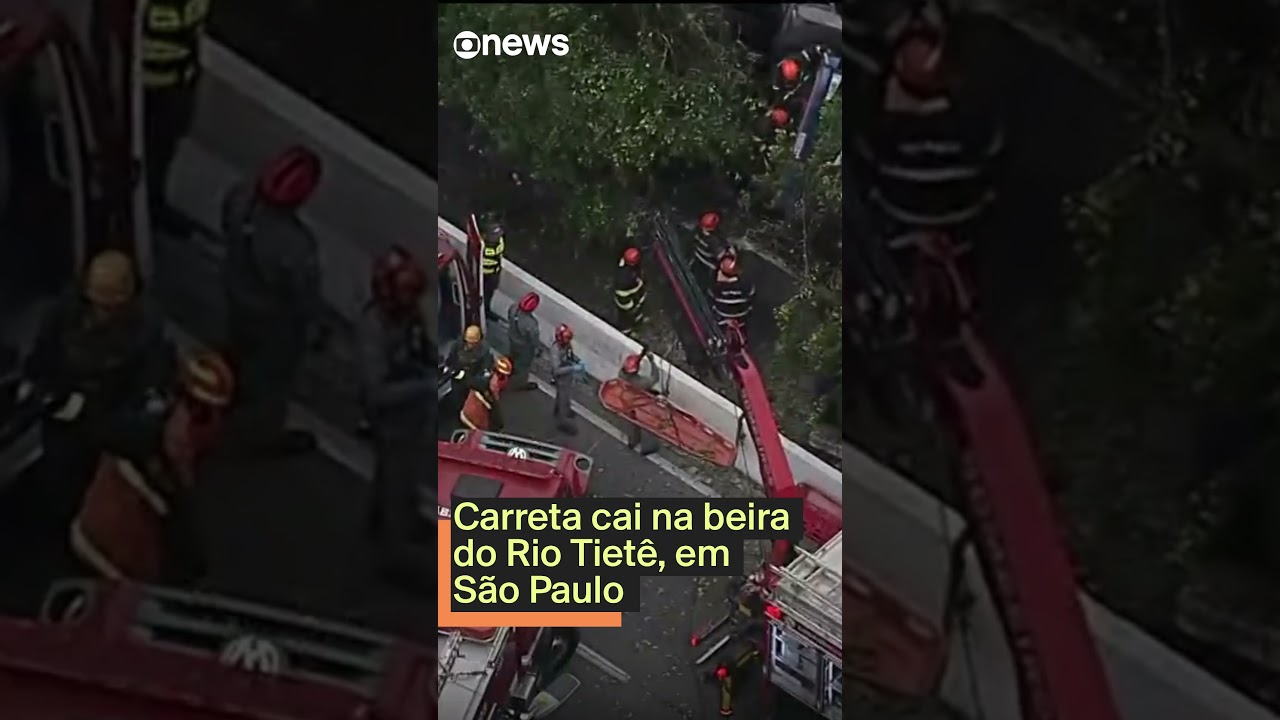 Carreta cai na beira do Rio Tietê em São Paulo