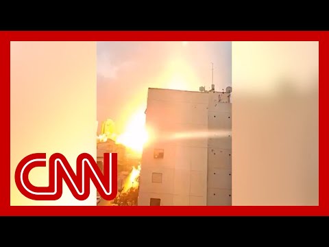 See the moment Israeli residential building was struck before ceasefire came into effect