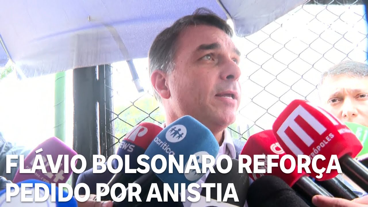 Flávio Bolsonaro reforça pedido por anistia após visitar o pai