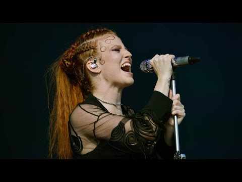 Jess Glynne - Hold My Hand (Radio 1's Big Weekend 2016) - UC-FQUIVQ-bZiefzBiQAa8Fw