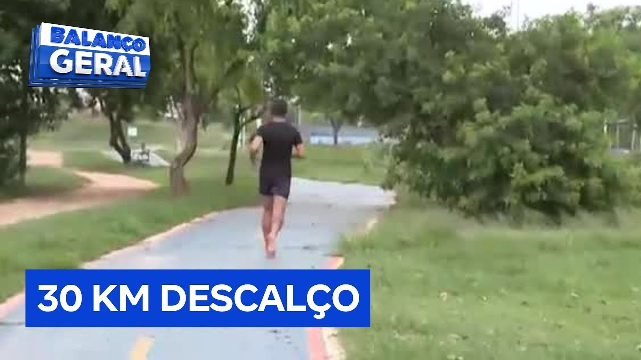 Sem tênis corredor percorre 30 km descalço e desafia limites na corrida TV Online Sem tênis corredor percorre 30 km descalço e desafia limites na corrida